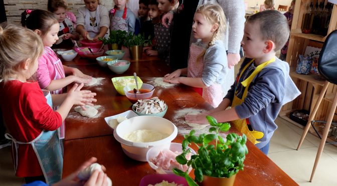 Więcej o: Warsztaty kulinarne w pizzerii „Oliwa do pizzy” 06.02.2019